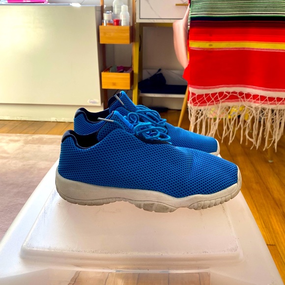 Nike Jordan Low Top Ftures - Picture 1 of 5